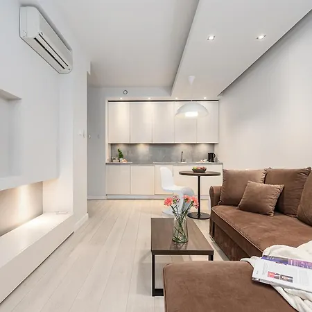 Shortstaypoland Platinum Towers Skyline *