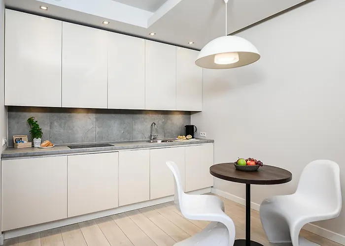 Shortstaypoland Platinum Towers Skyline