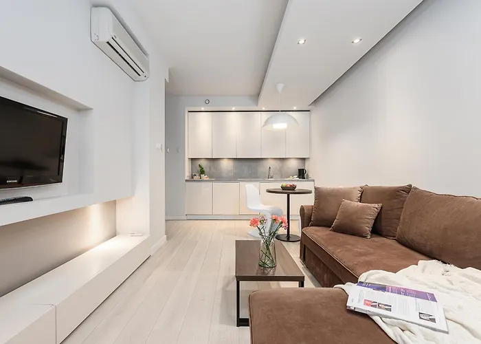 Shortstaypoland Platinum Towers Skyline *